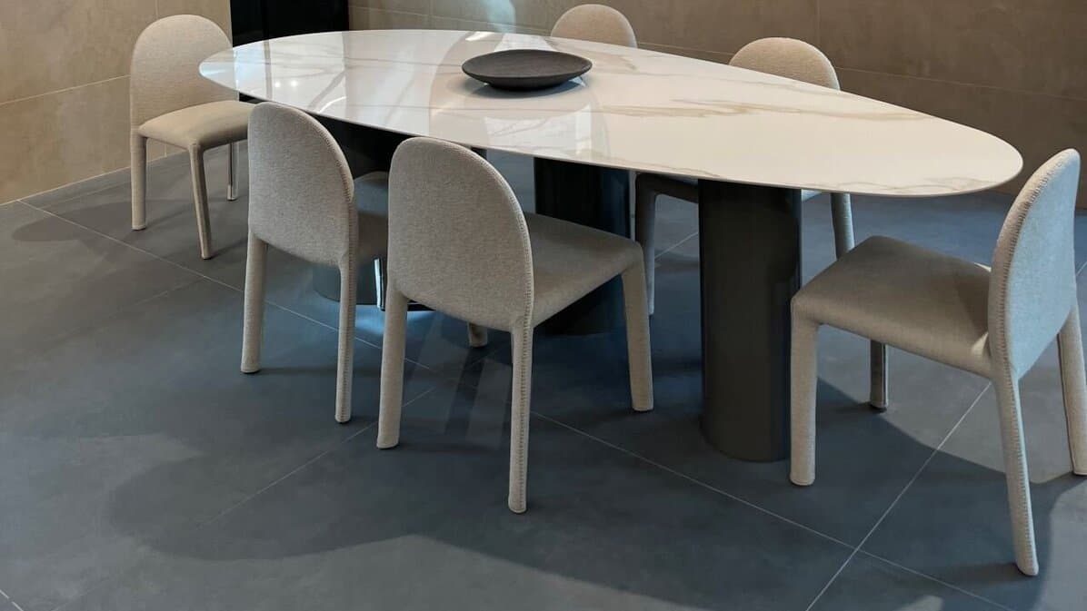 Naturstein in Wohn- oder Essbereich