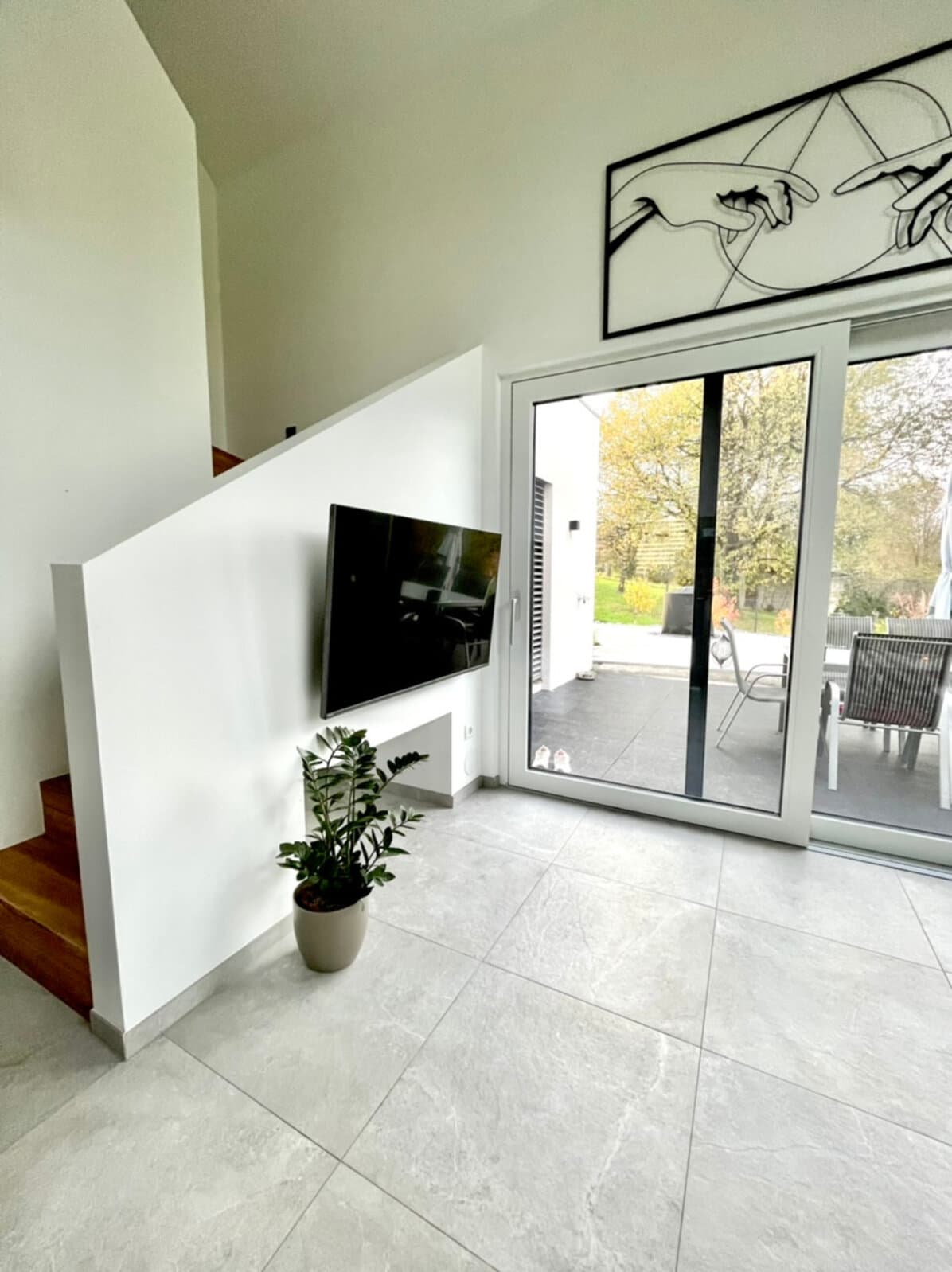 Fliesenverlegung in moderner Küche